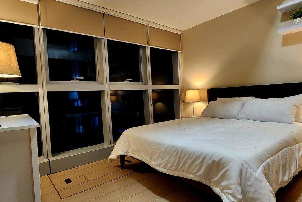 Casa Antonio At Uptown Parksuites Tower One Bgc Manilla Buitenkant foto