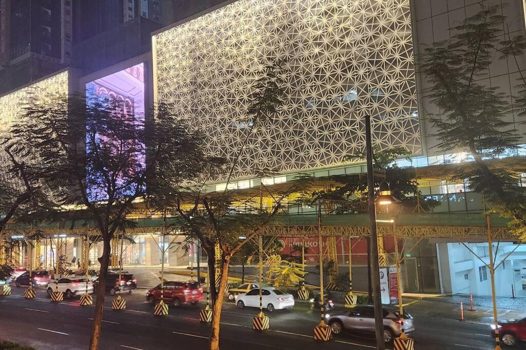 Casa Antonio At Uptown Parksuites Tower One Bgc Manilla Buitenkant foto