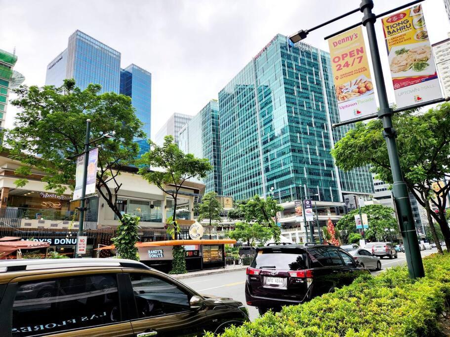 Casa Antonio At Uptown Parksuites Tower One Bgc Manilla Buitenkant foto